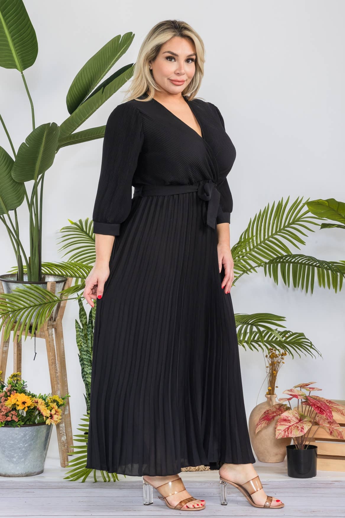 Plus Size Women Solid Pleated Maxi Dress