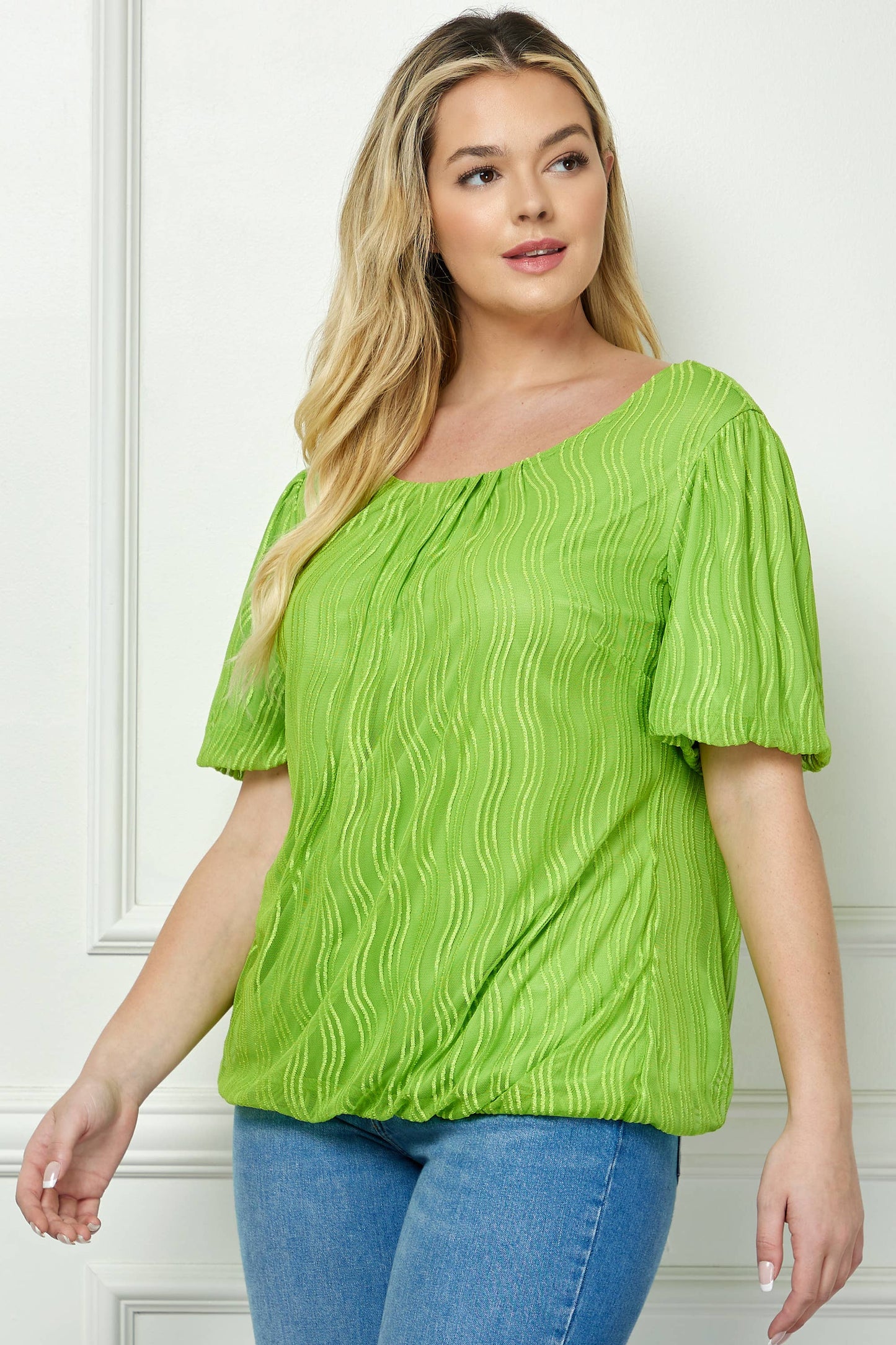PLUS SIZE WAVE CORD MESH BUBBLE SLEEVE PLEATS TOP