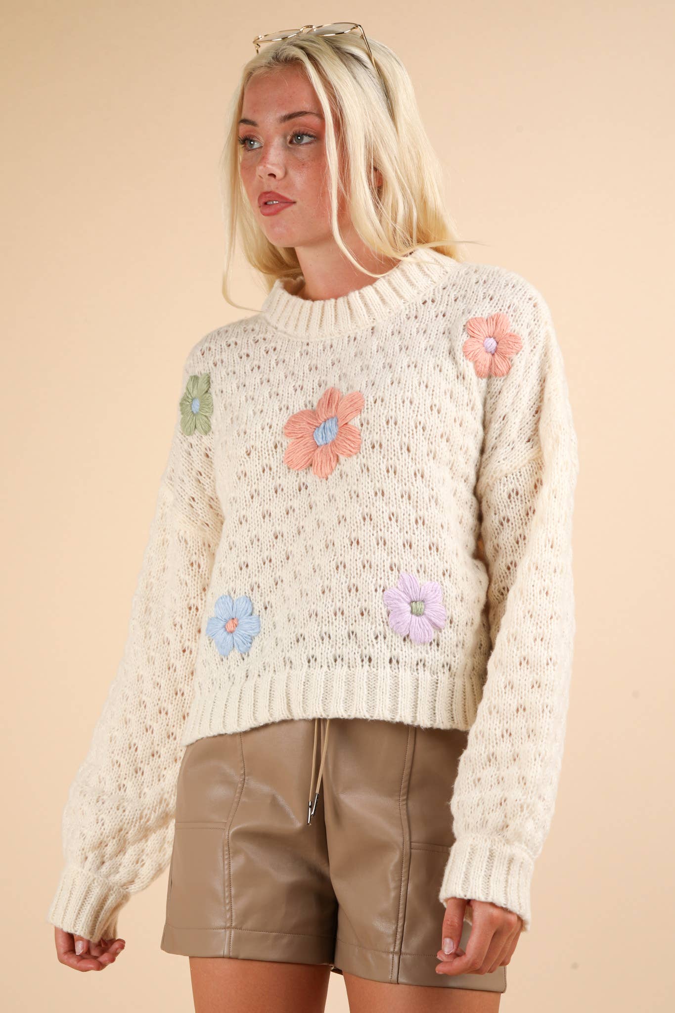 12W3111N-Hand Made Flower Applique Knit Sweater Top