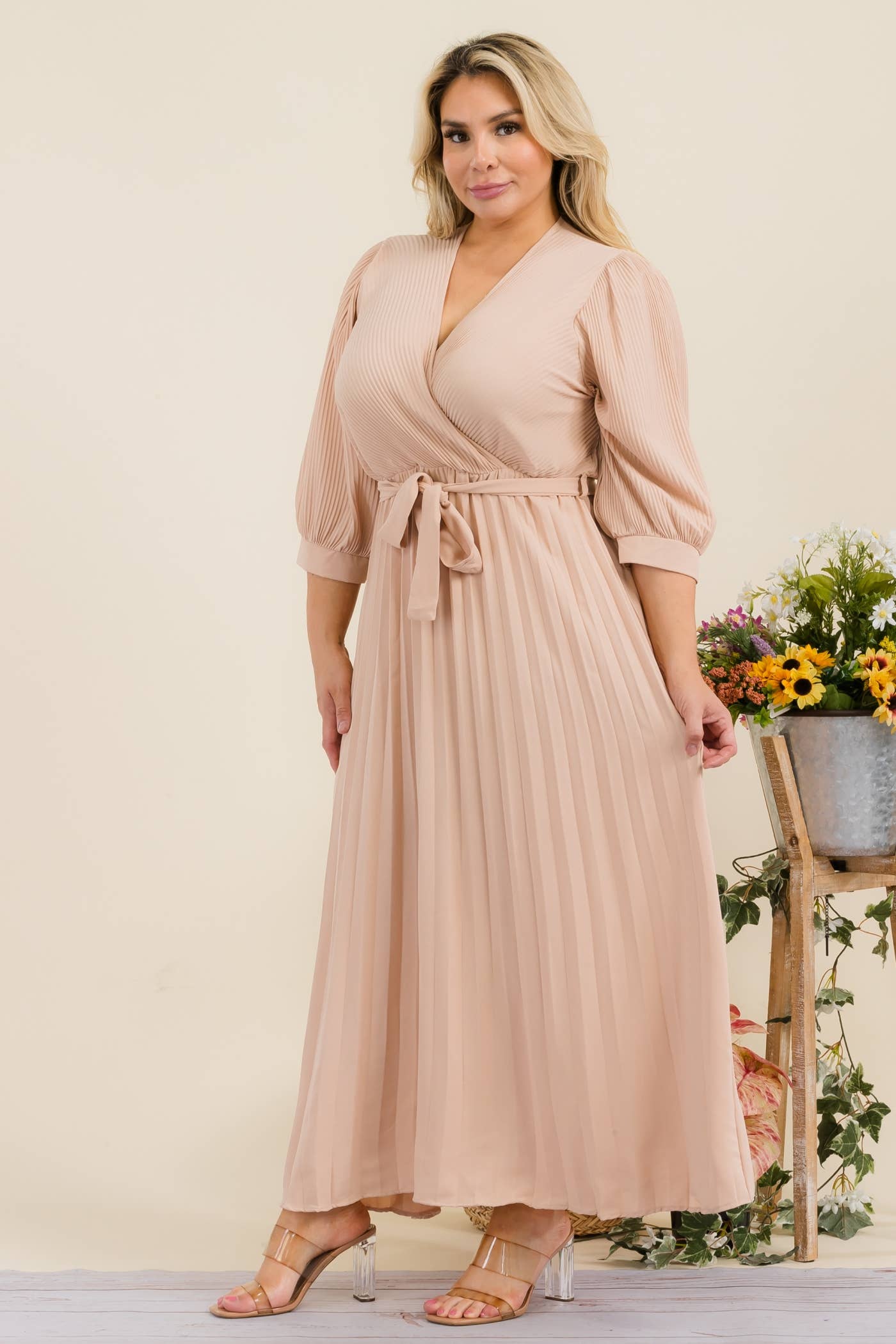Plus Size Women Solid Pleated Maxi Dress