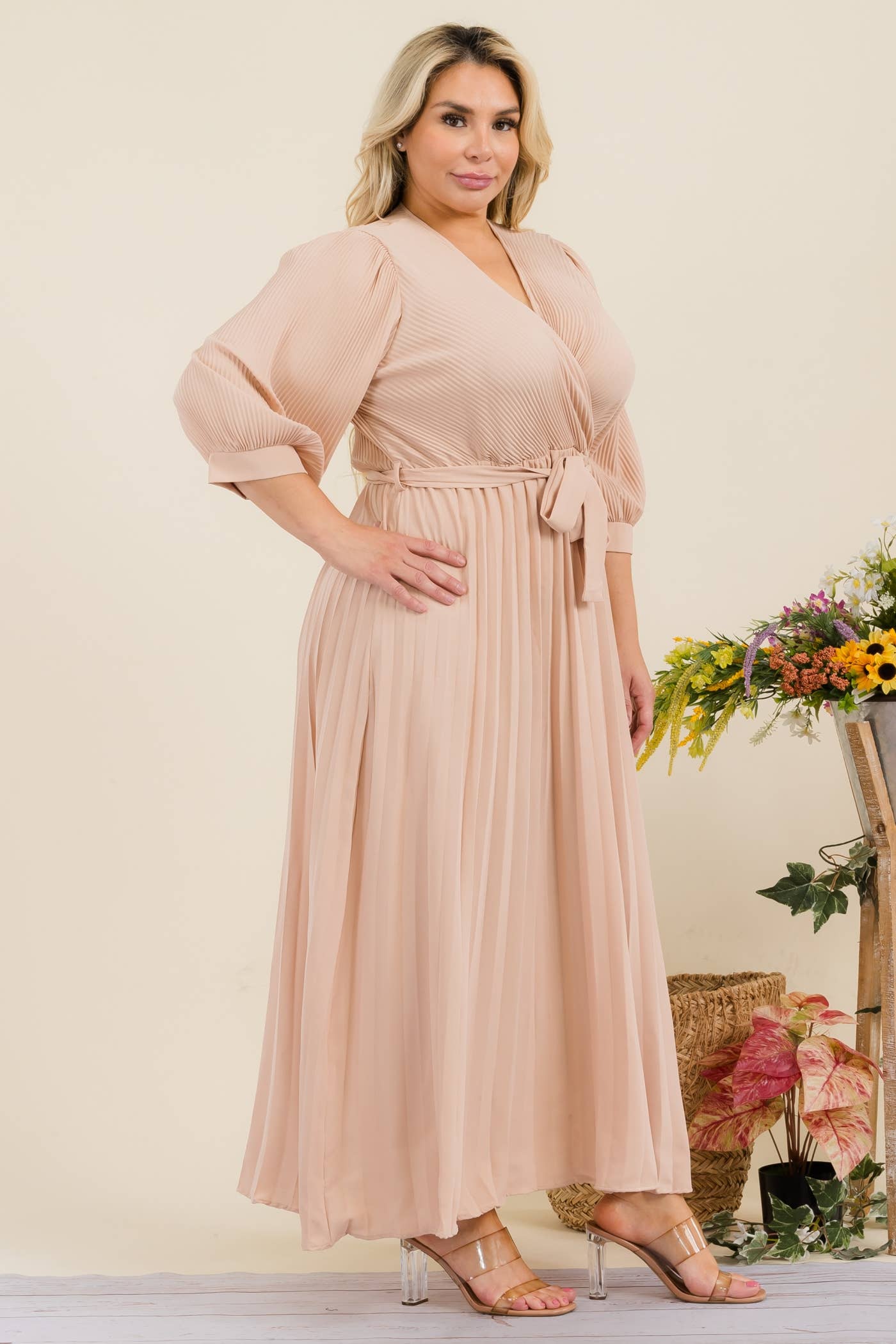 Plus Size Women Solid Pleated Maxi Dress