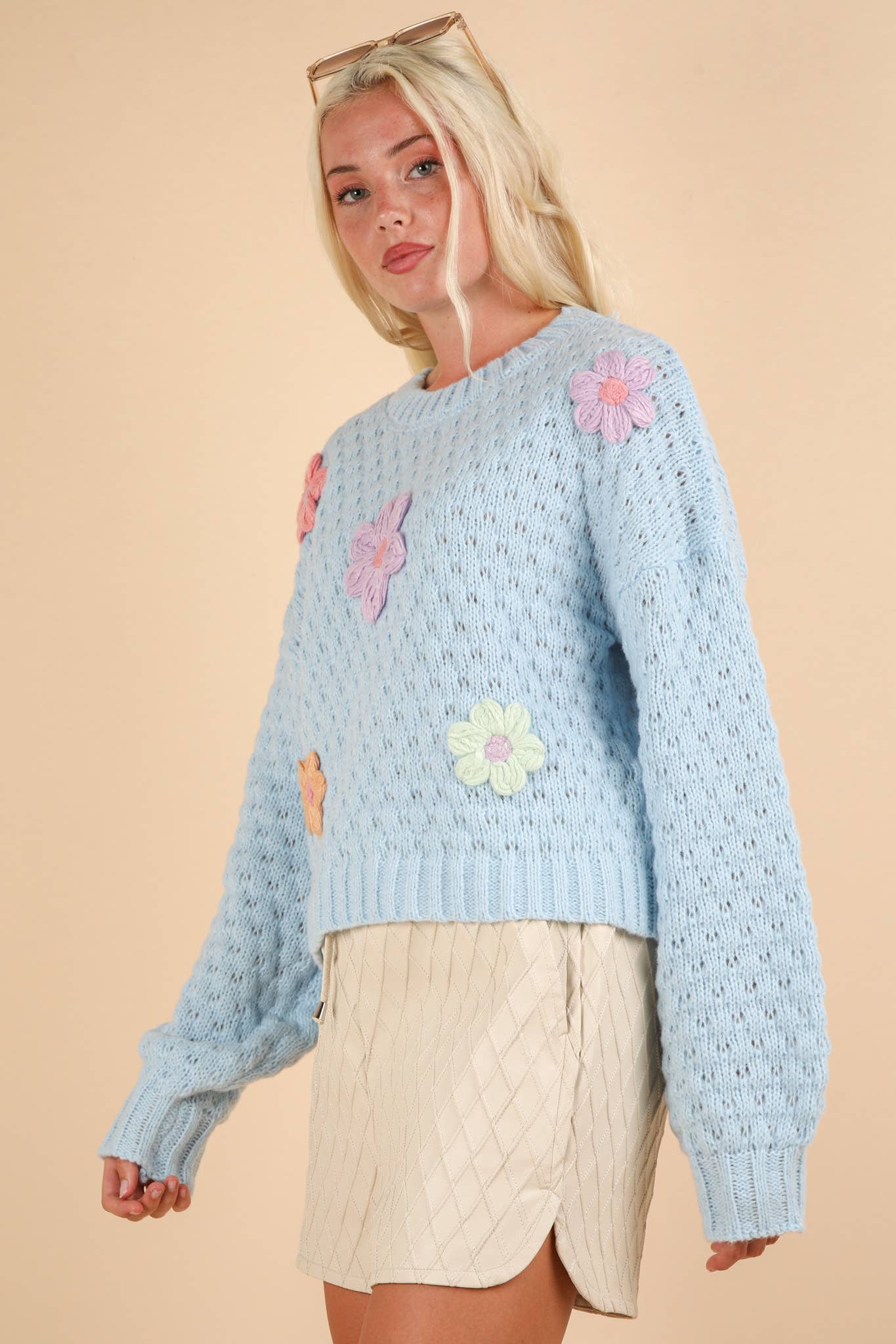 12W3111N-Hand Made Flower Applique Knit Sweater Top