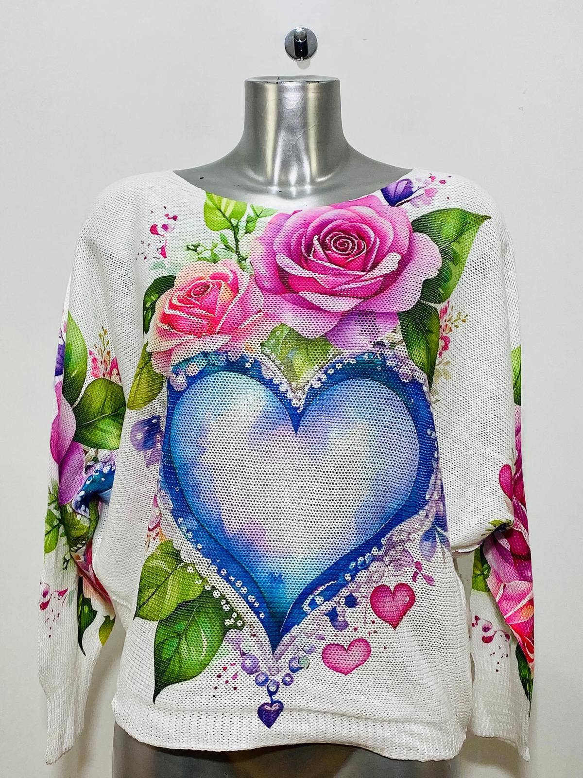CHEA White Blue Heart Round Knit Printed Sweater LOOWIE