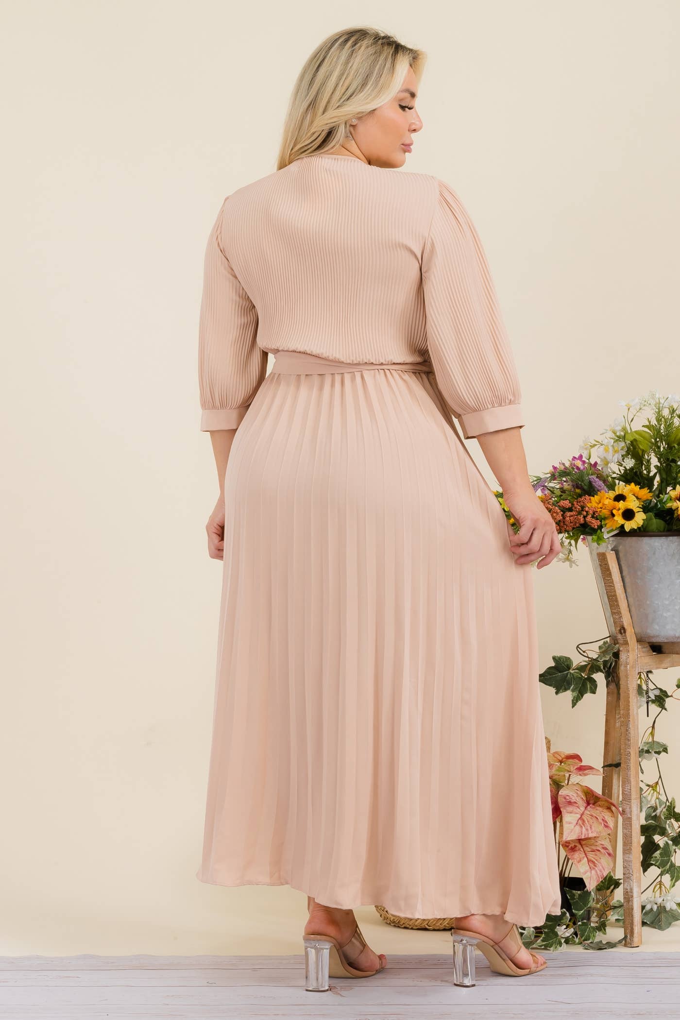 Plus Size Women Solid Pleated Maxi Dress