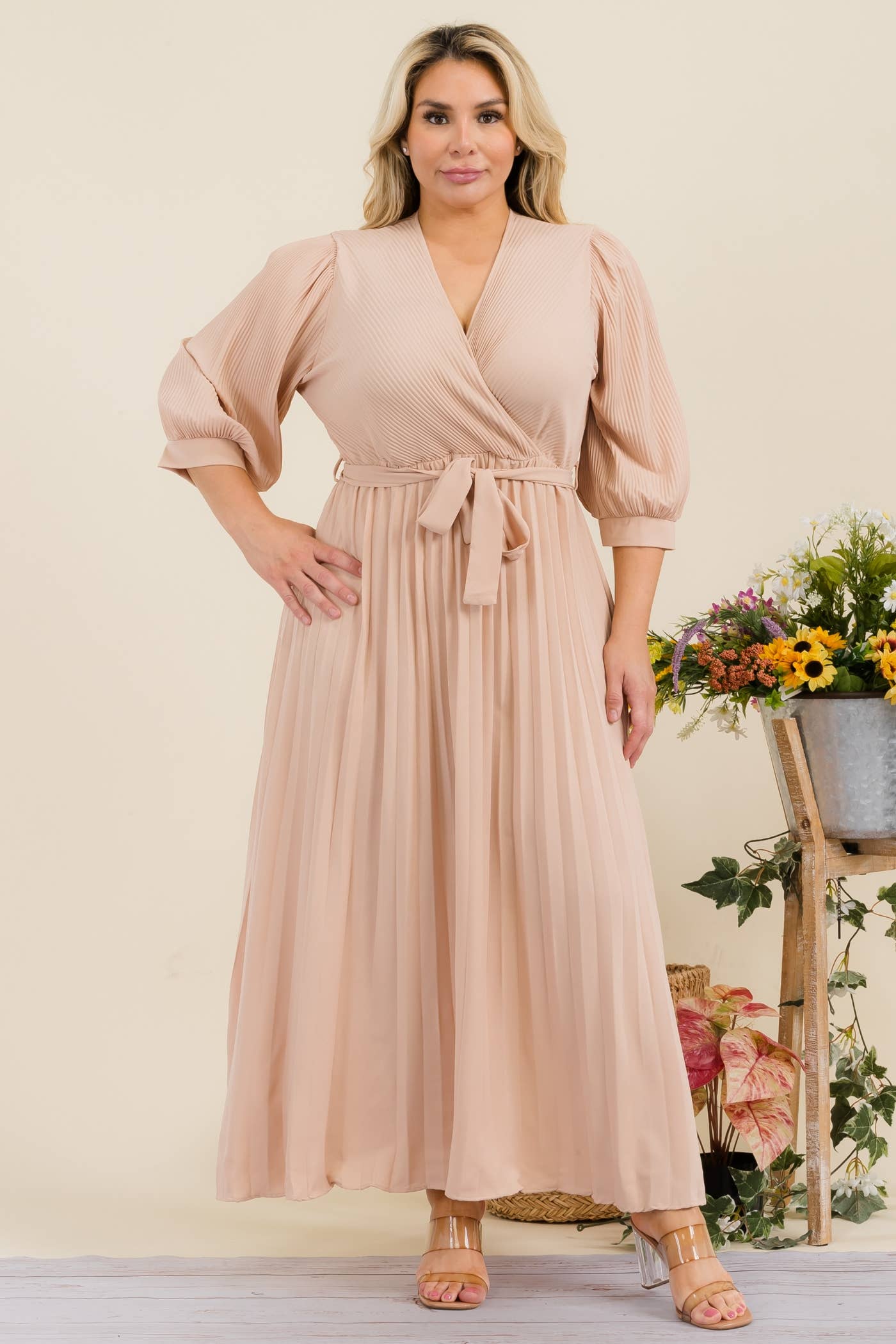 Plus Size Women Solid Pleated Maxi Dress